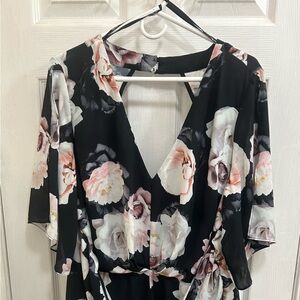 Women’s floral romper size XL